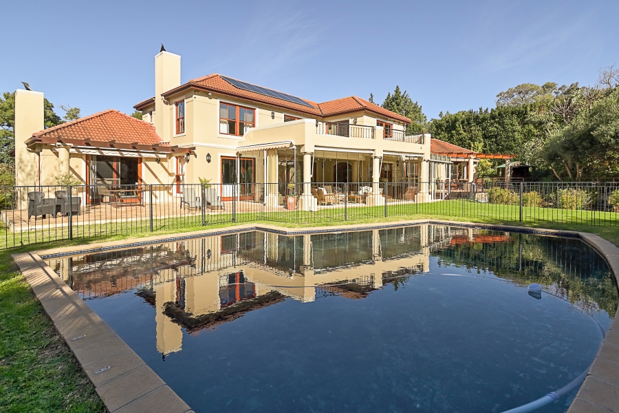 7 Bedroom Property for Sale in Zwaanswyk Western Cape